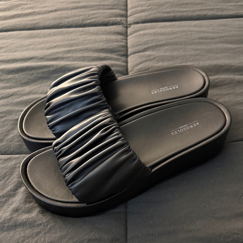 AEROSOLES Black Gathered Strap Slide Sandals - Picture 2 of 4